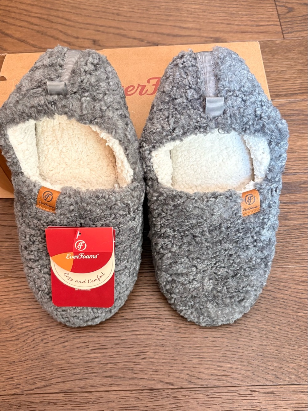 NWT EverFoams Cozy Gray Sherpa Slippers